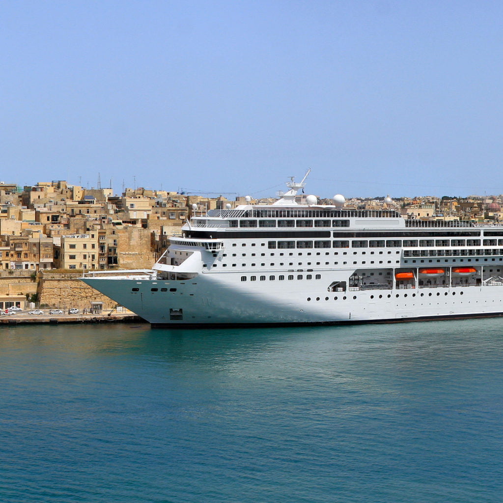 Jumboizzazione di una nave da crociera per settore grandi opere e navale