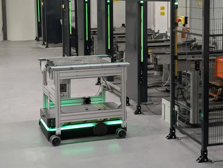 Movimentazione pallet automotive con AMR Helko