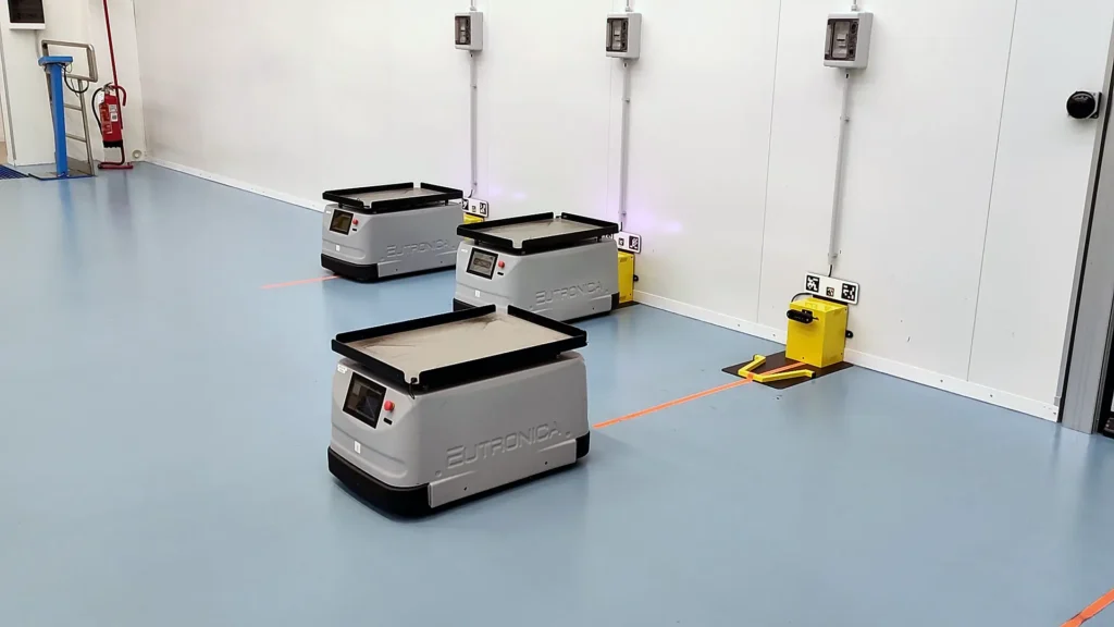 Flotta di AMR Jobot in Elettronica FM